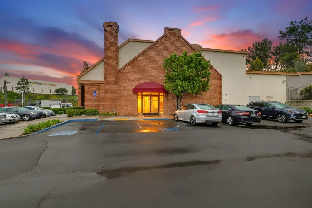 5250 Jackson Drive — Photo 4