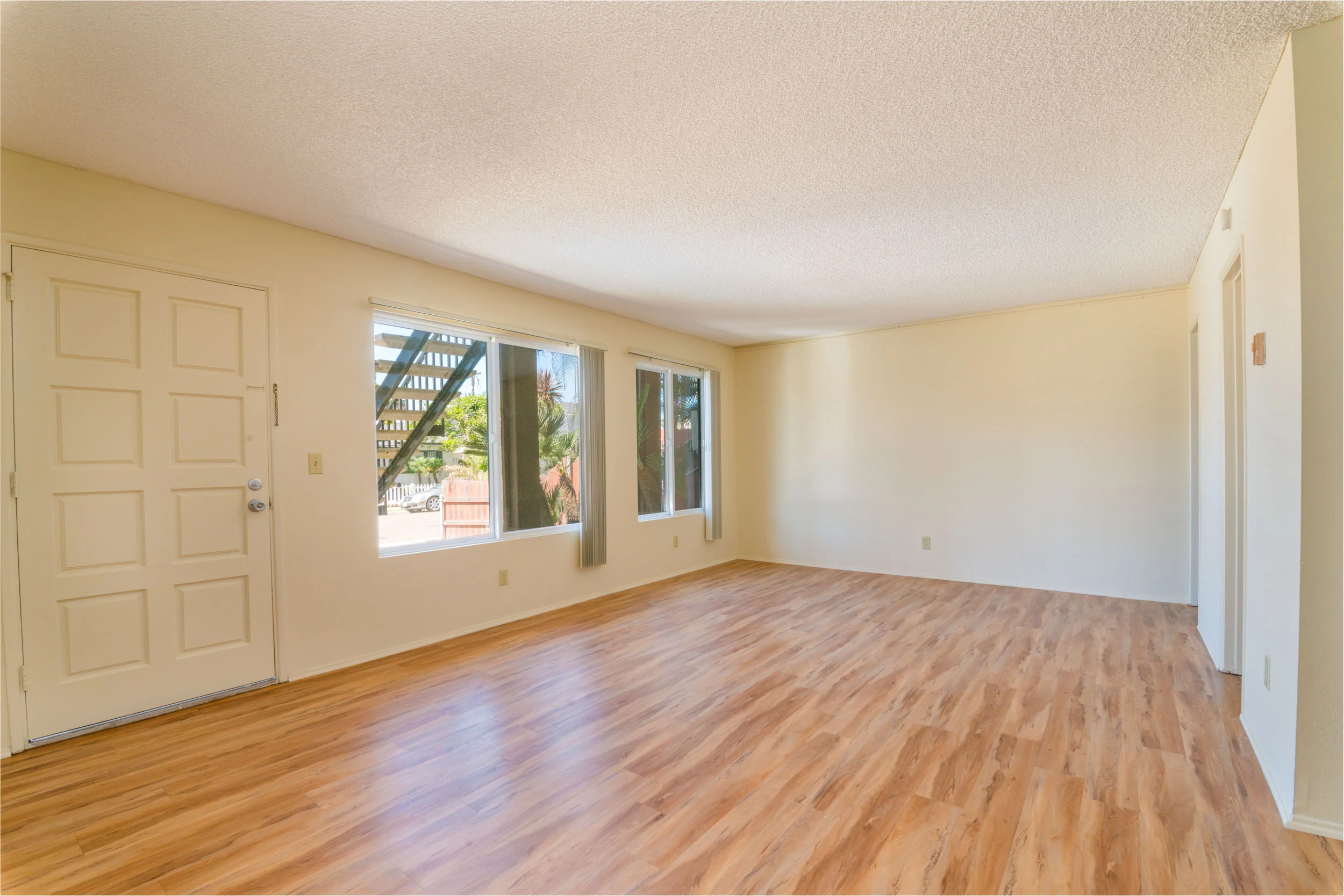 Imperial Palms Apartments — Photo 10