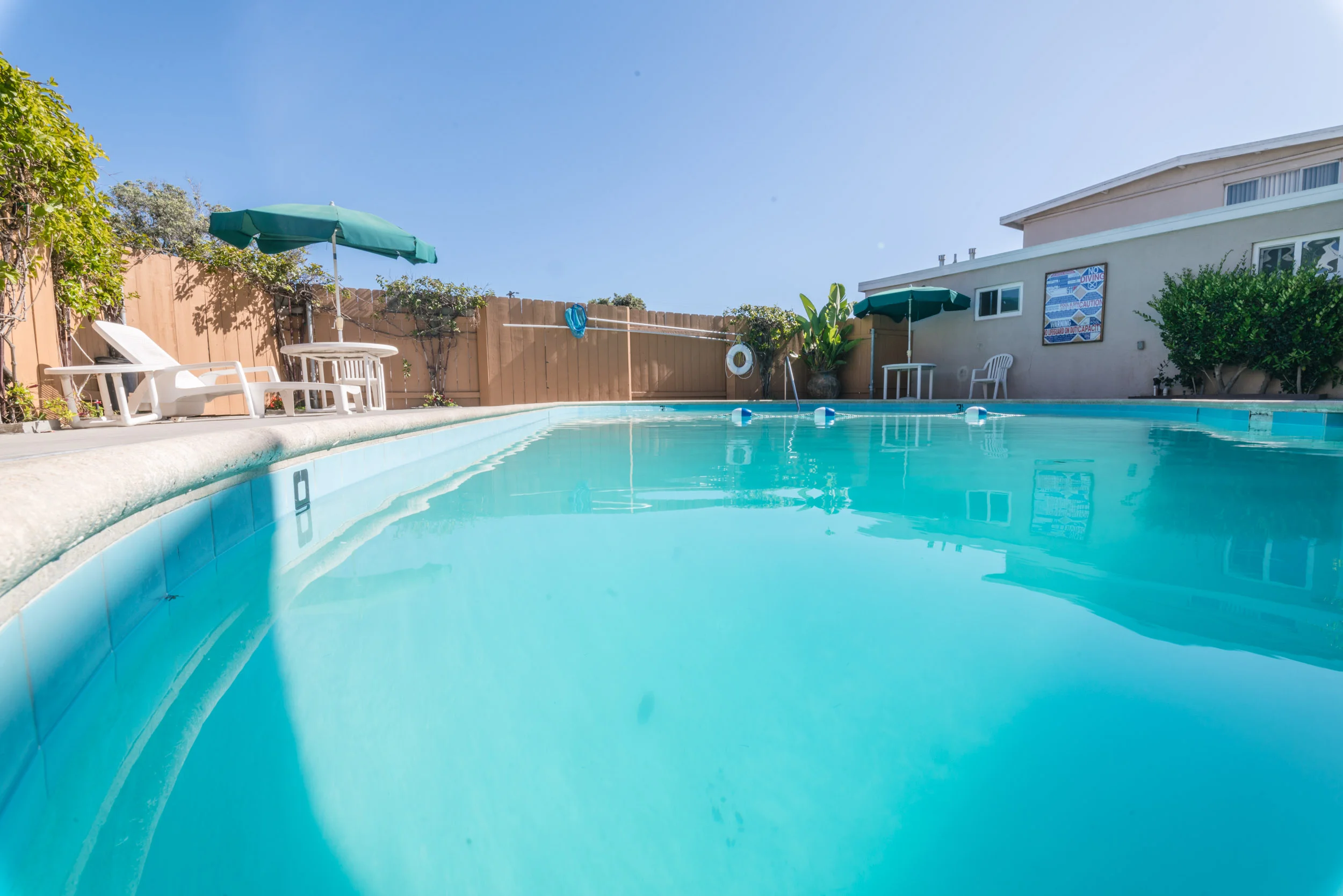 Sea Breeze Garden Apartments — Photo 2
